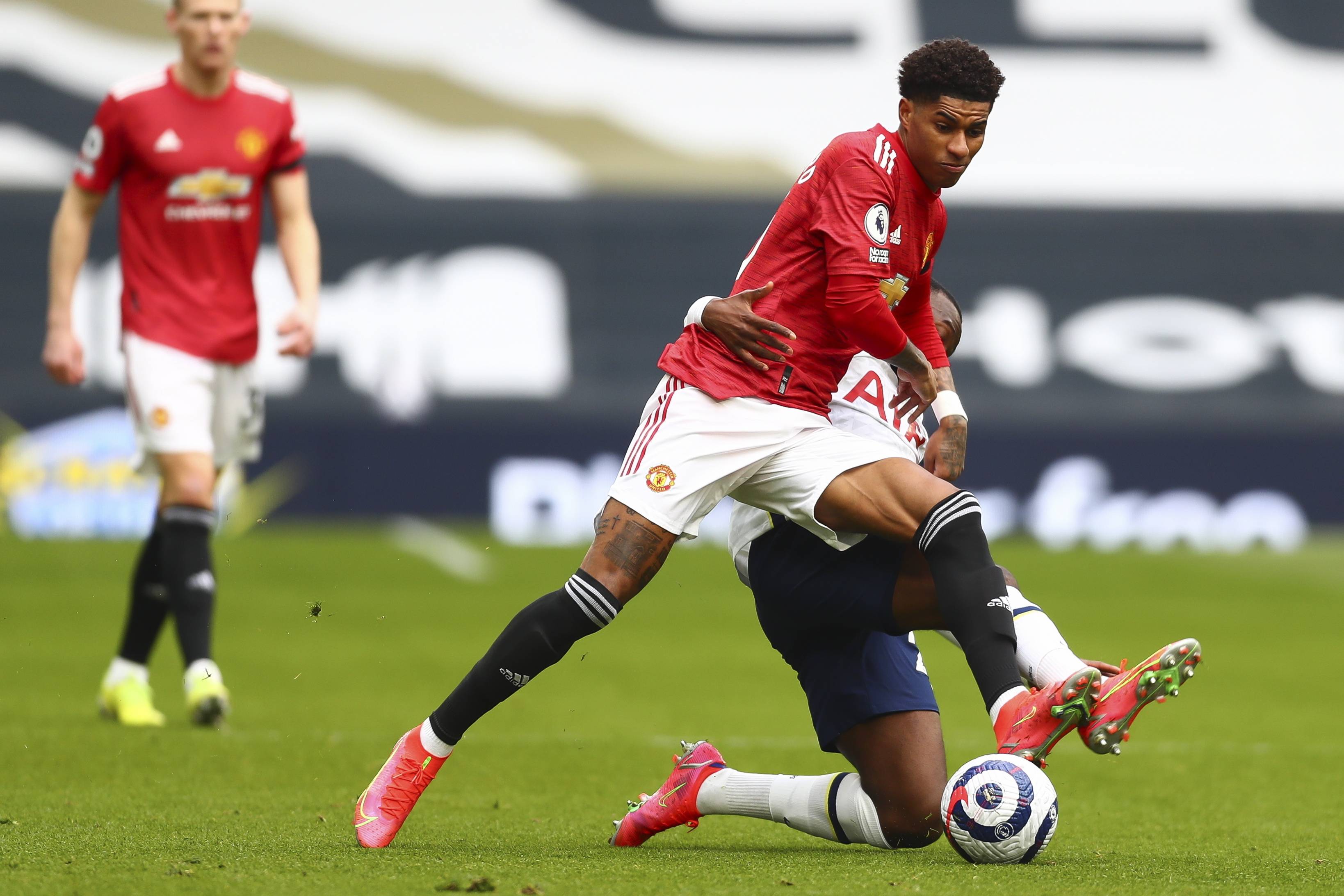 这场围绕高 这场围绕高